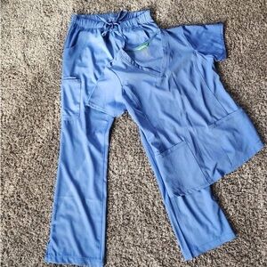 Woman’s Green label healing hands scrubs set
